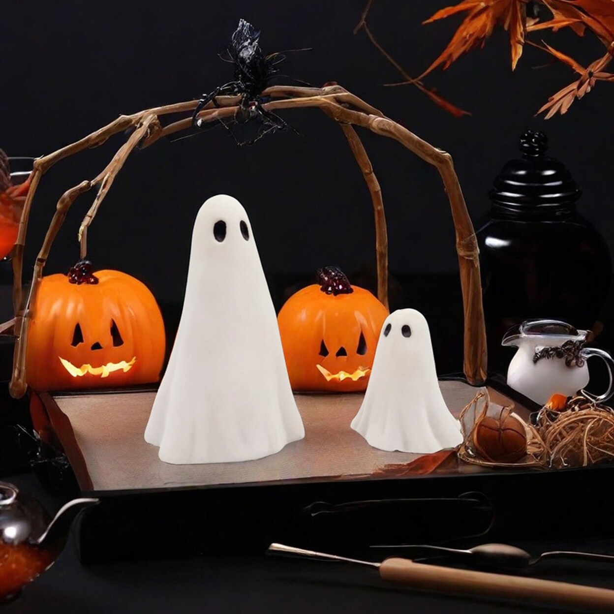 2 Pcs Halloween Ghost Figurine Resin Ghost Sculpture Cute White Ghost Statue Home Table Centerpieces Mini Ghost Ornament