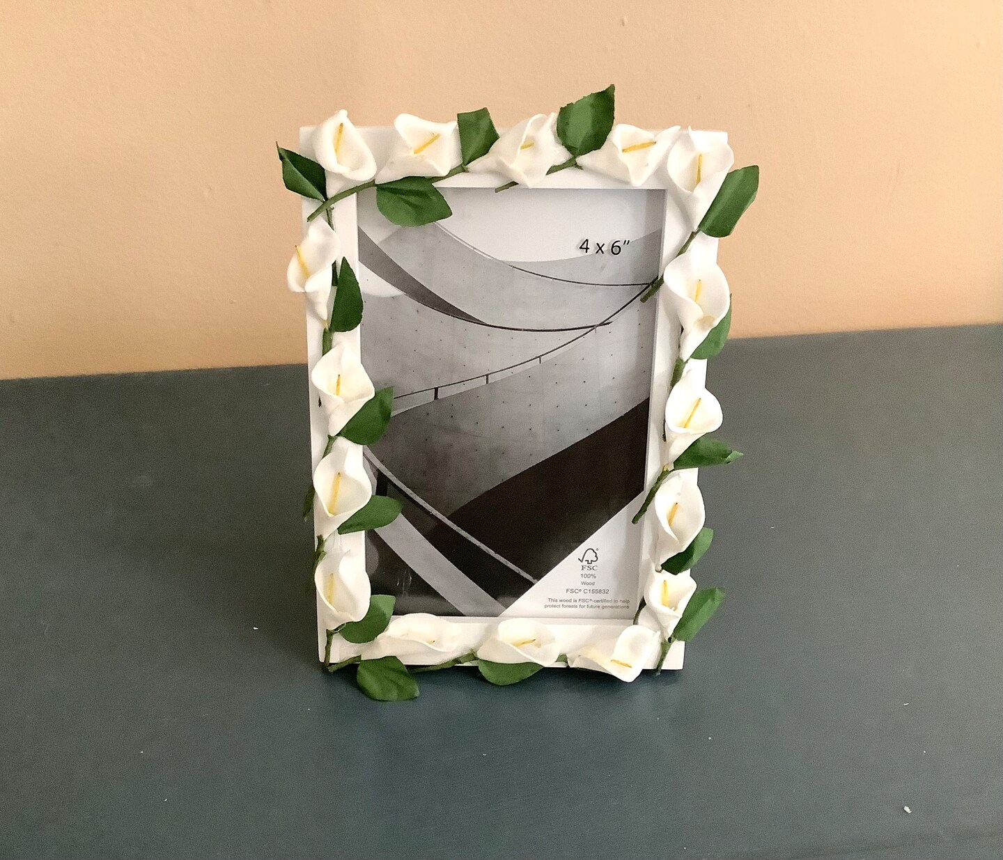 4” x 6” cream white real touch calla lily picture frame