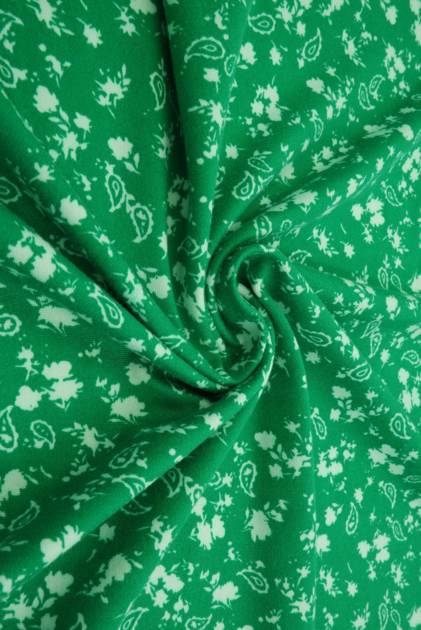 1 Yard Brushed DTY Floral Paisley Print Fabric 170 GSM, 58/60&#x2033; Wide Polyester Spandex Blend
