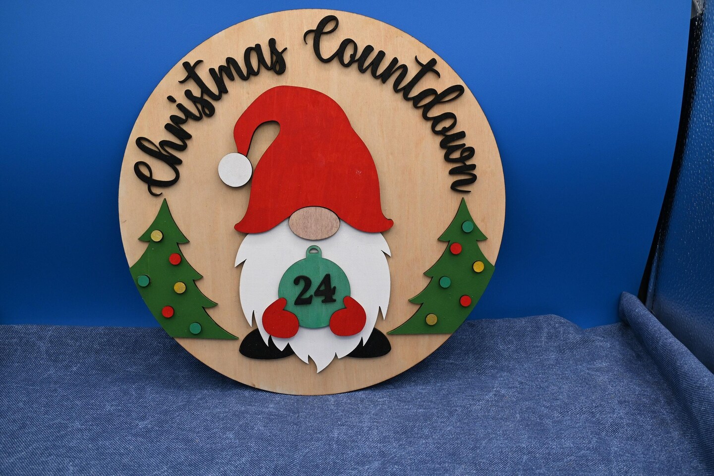 Christmas advent calendar sign or door hanger featuring a delightful gnome holding the countdown day