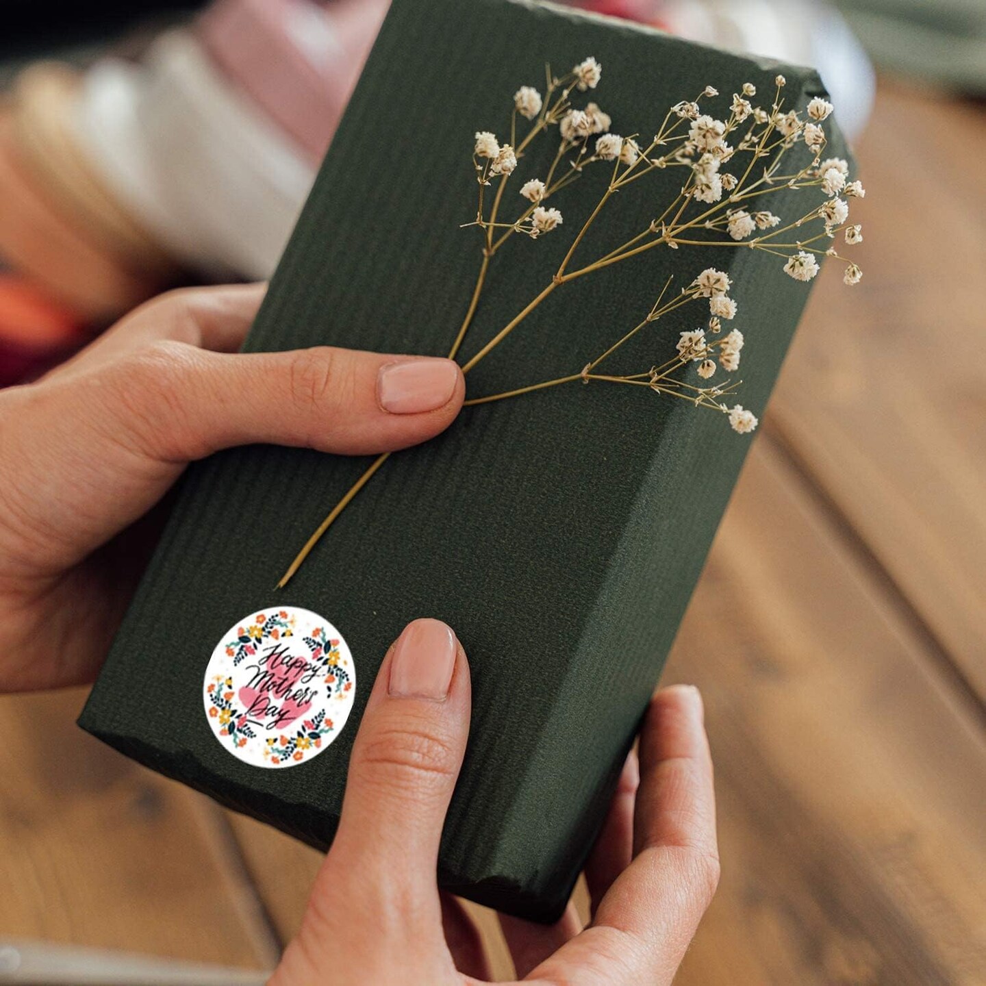Mother&#x27;s Day Stickers,1.5 inch 500 Pcs Happy Mother&#x27;s Day Gift Labels Stickers,for Envelope Seal Cards Boxes Gift Wrap Mothers Day Party Favors Decorations