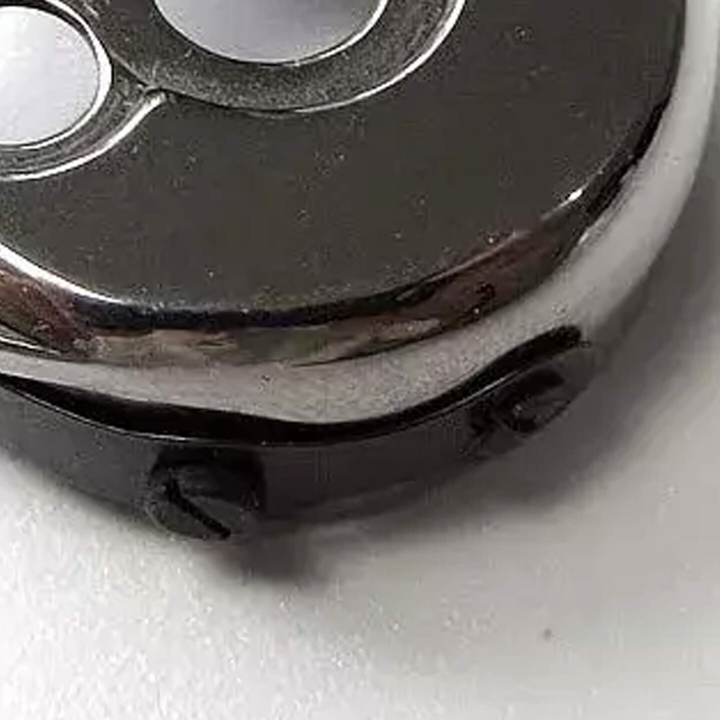 2 Needle Lockstitch Bobbin Case JUKI #101-10252 Durable Metal Design for Precise Sewing