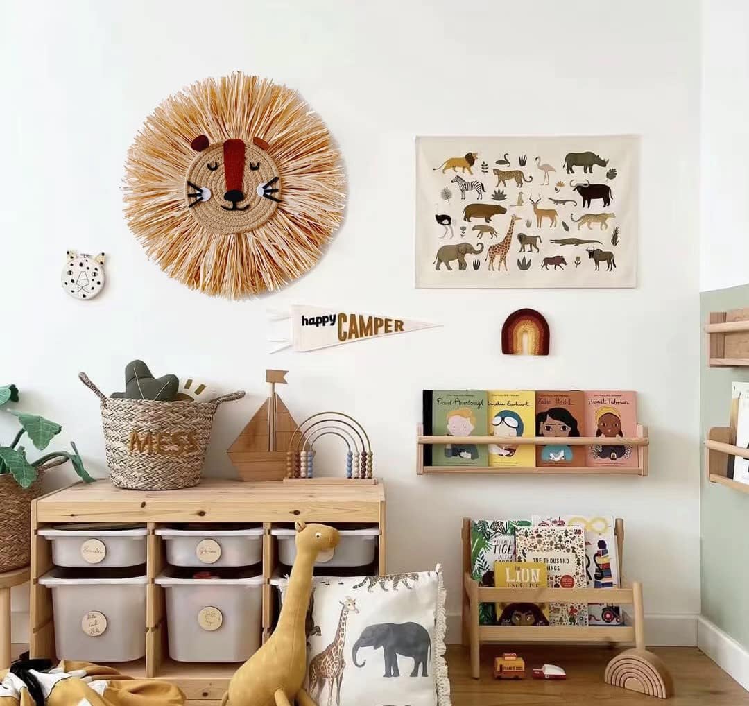 Hand-Knitted Animal Head Wall Art – Cotton Thread Macramé Lion & Tiger Pendant with Straw Tassels, Nursery or Home Wall Décor, 16" x 16"