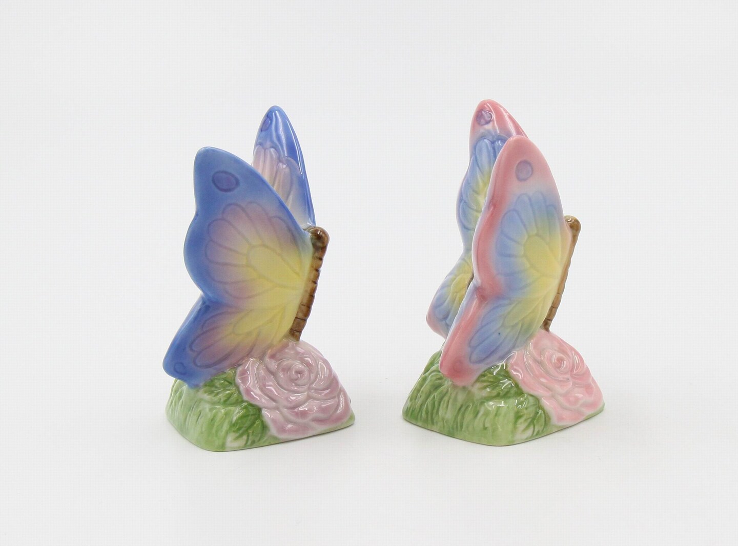 Ceramic Butterfly Salt and Pepper Shakers, Home D&#xE9;cor, Gift for Her, Gift for Mom, Kitchen D&#xE9;cor