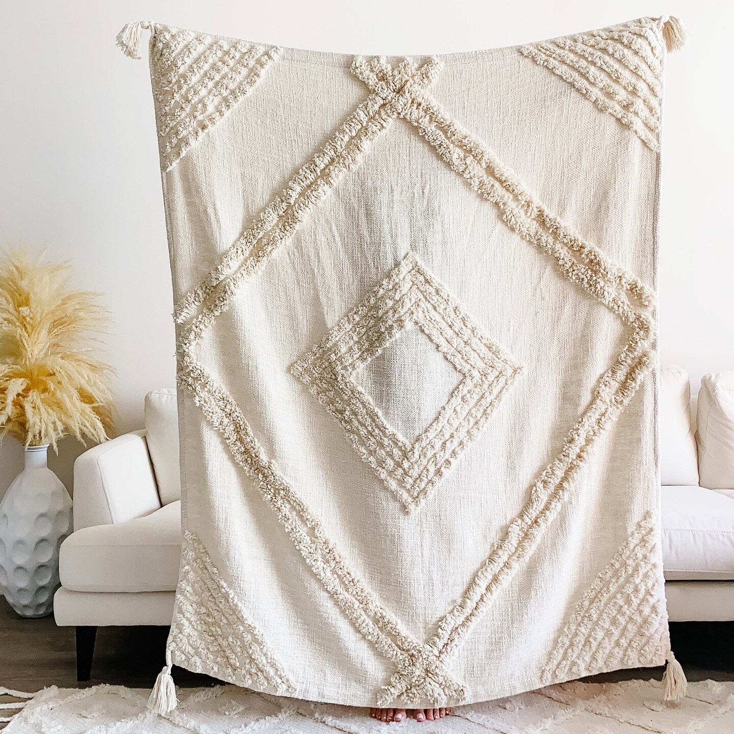 Handcrafted Bohemian Beige Tufted Throw Blanket – Cozy & Chic Accent
