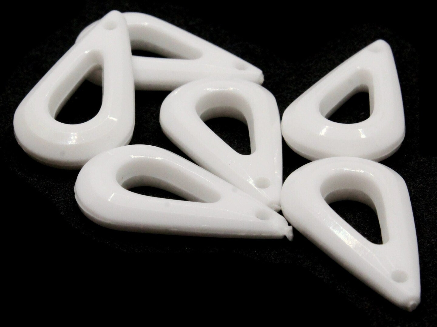 6 25mm White Vintage Plastic Open Teardrop Beads -- Briolette Beads