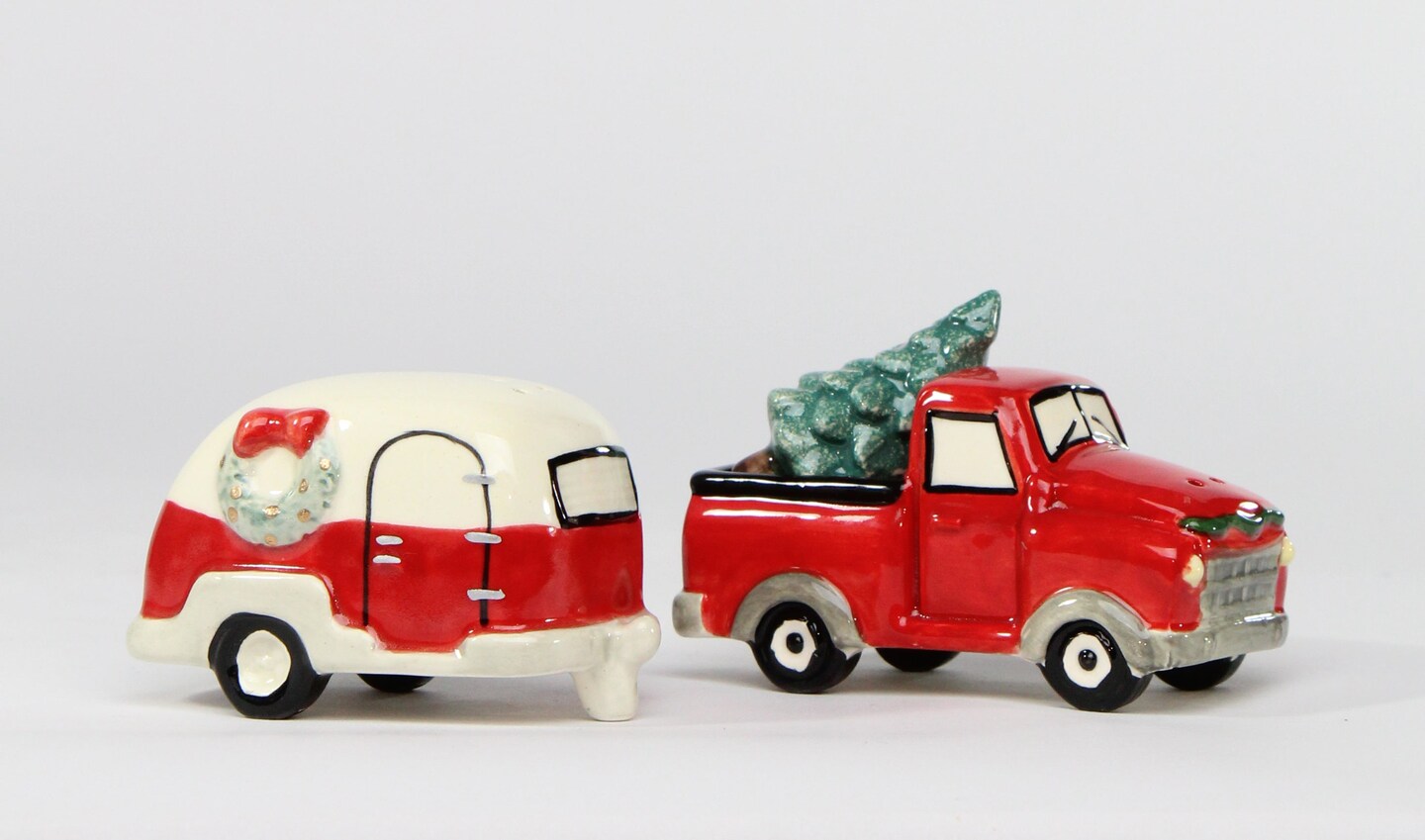 Ceramic Red Truck with Christmas Tree &#x26; Trailer Salt And Pepper Shakers, Home D&#xE9;cor, Gift for Her, Gift for Mom, Kitchen D&#xE9;cor