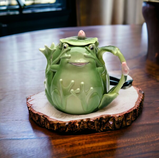 Ceramic Frog Teapot, Gift for Her, Gift for Mom, Tea Party D&#xE9;cor, Caf&#xE9; D&#xE9;cor, Farmhouse Decor, Cottagecore
