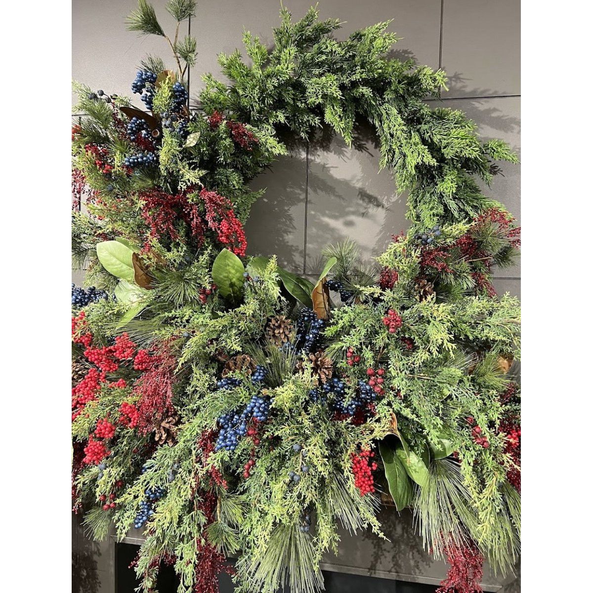 24&#x22; Blueberry and Pod Spray