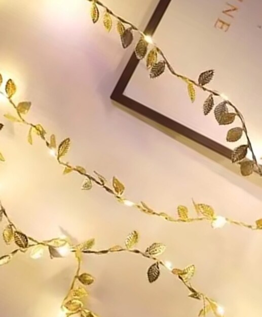 Botanical 20 LED Leaf Fairy String Lights — Battery Powered Vine Decor