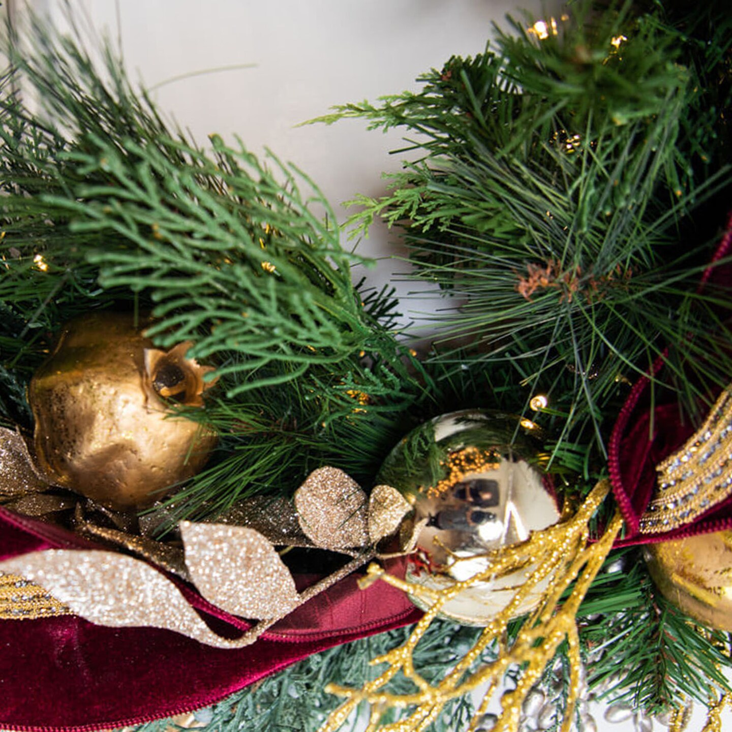 30” Cordless Prelit Crimson & Gold Holiday Wreath Festive & Elegant Christmas Decor