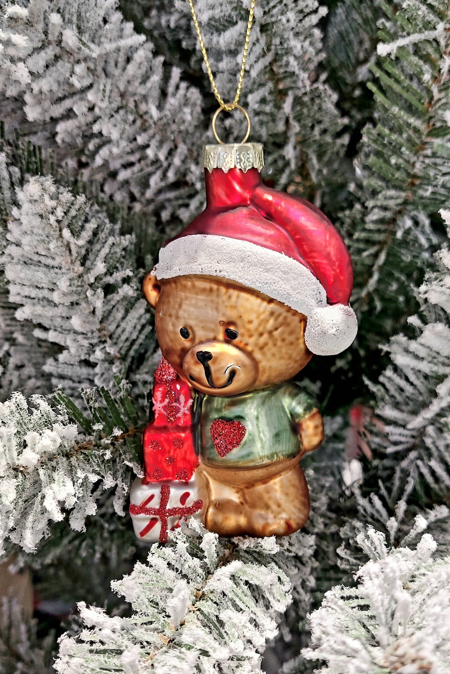 Christmas Glass Ornament - Teddy Bear with Gift by Wizardi F07M3-14 HB-SY25084