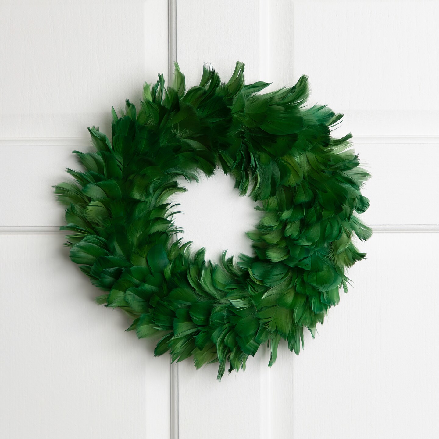 Northlight Wispy Feather Christmas Wreath - 14.5&#x22; - Unlit - Green