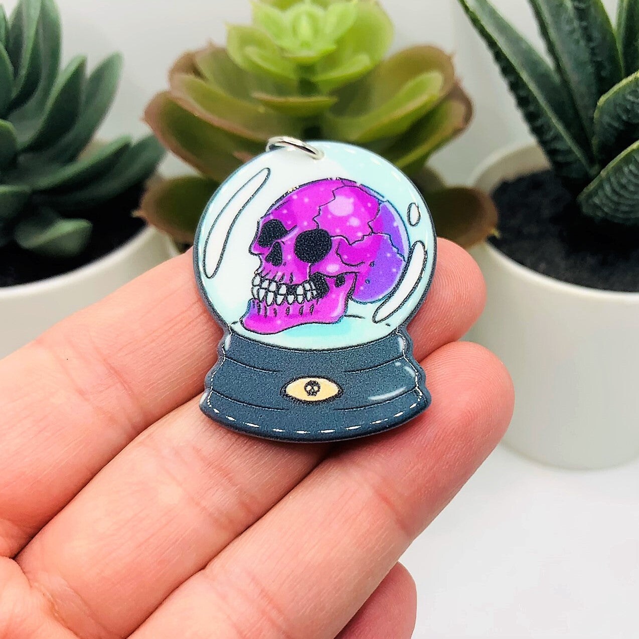 Creepy Snow globe with Skull Charms, 31x41mm
