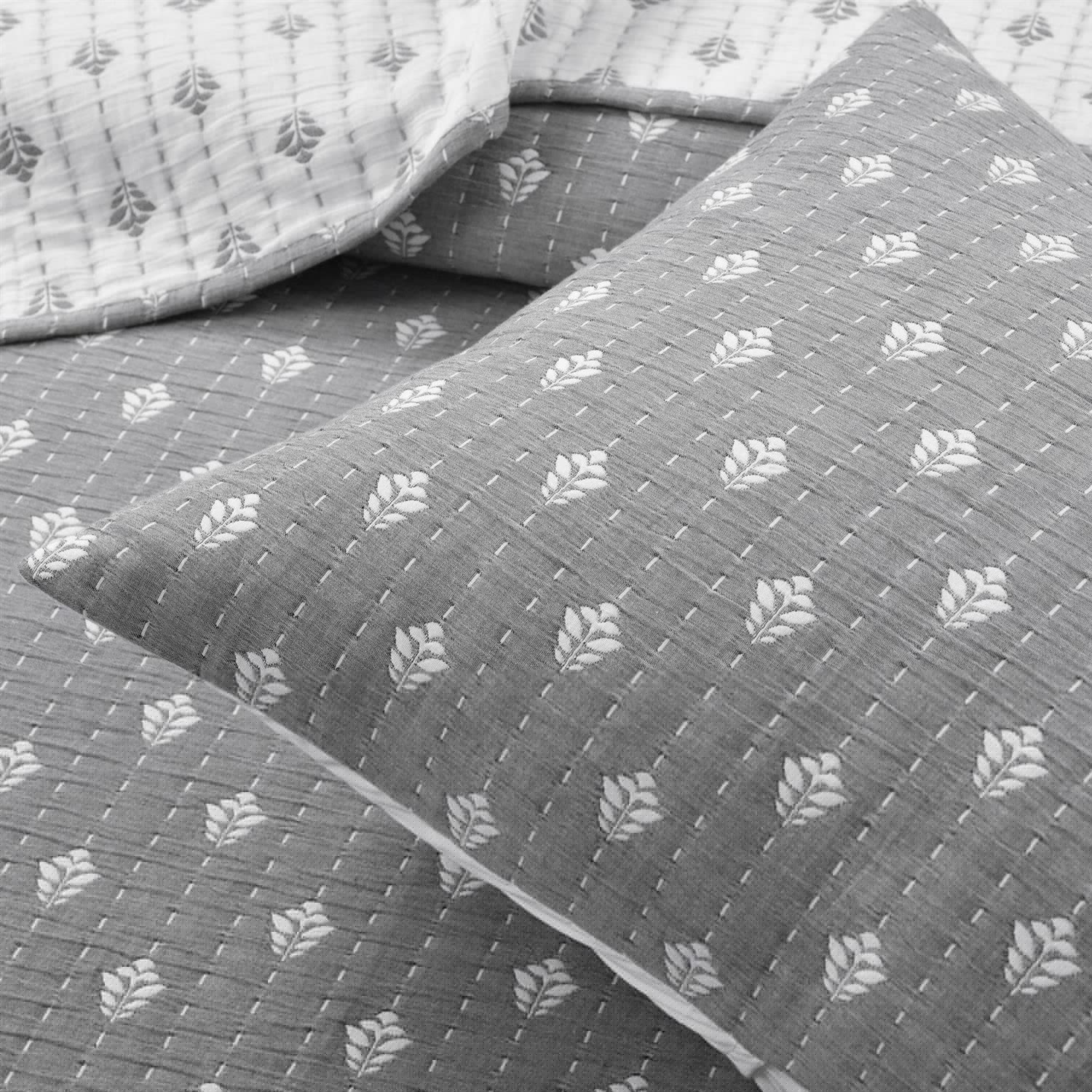 Grey-White Cotton Yarn Woven Quilt Coverlet Set 3 Piece Bedding with Leaf Pattern Pillow Shams