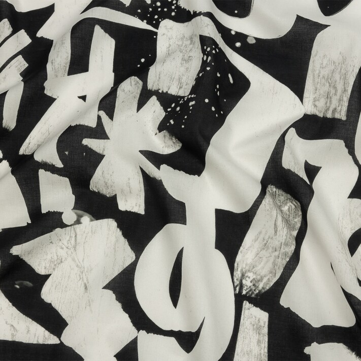 1 Yard Cotton Voile Black and White Graffiti Letters Wall of Fame Print ...