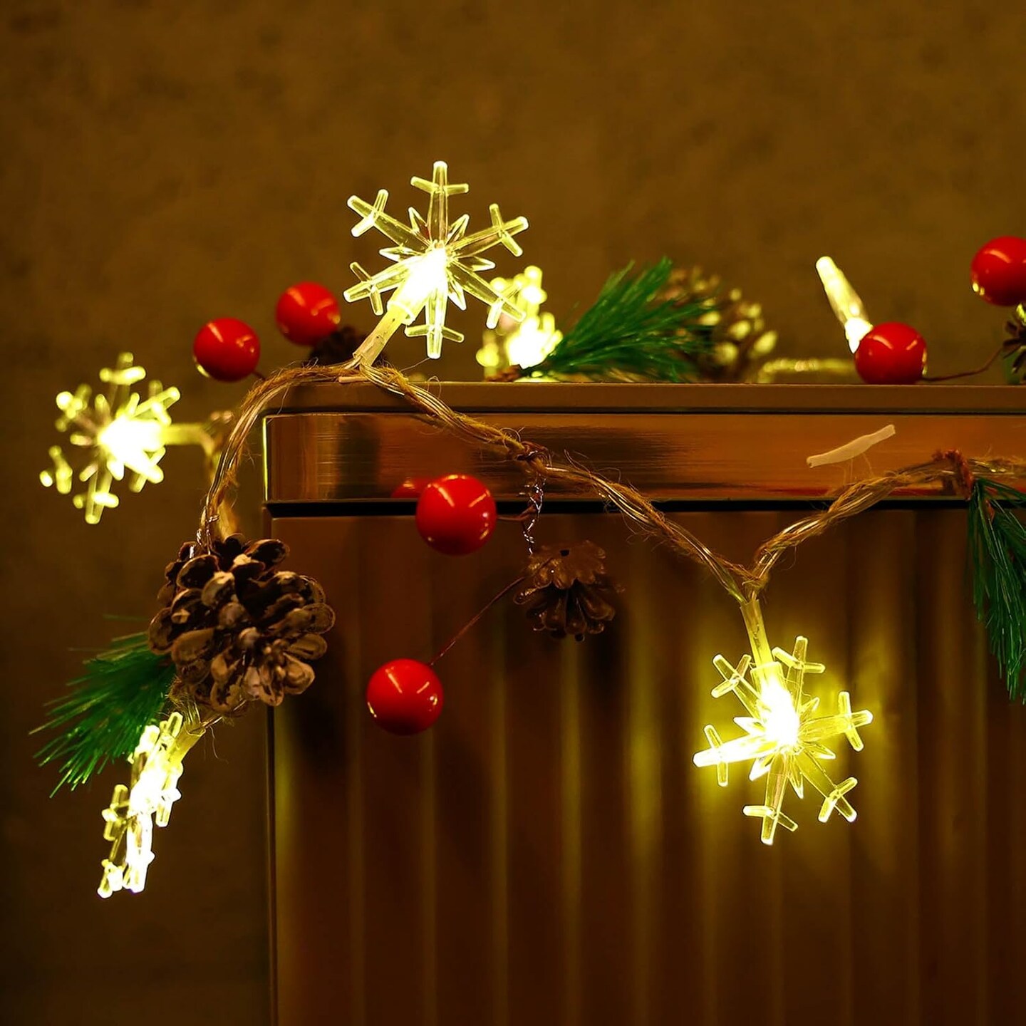 Christmas Garland with Snowflake Lights, 30 Led 10ft Battery Operated