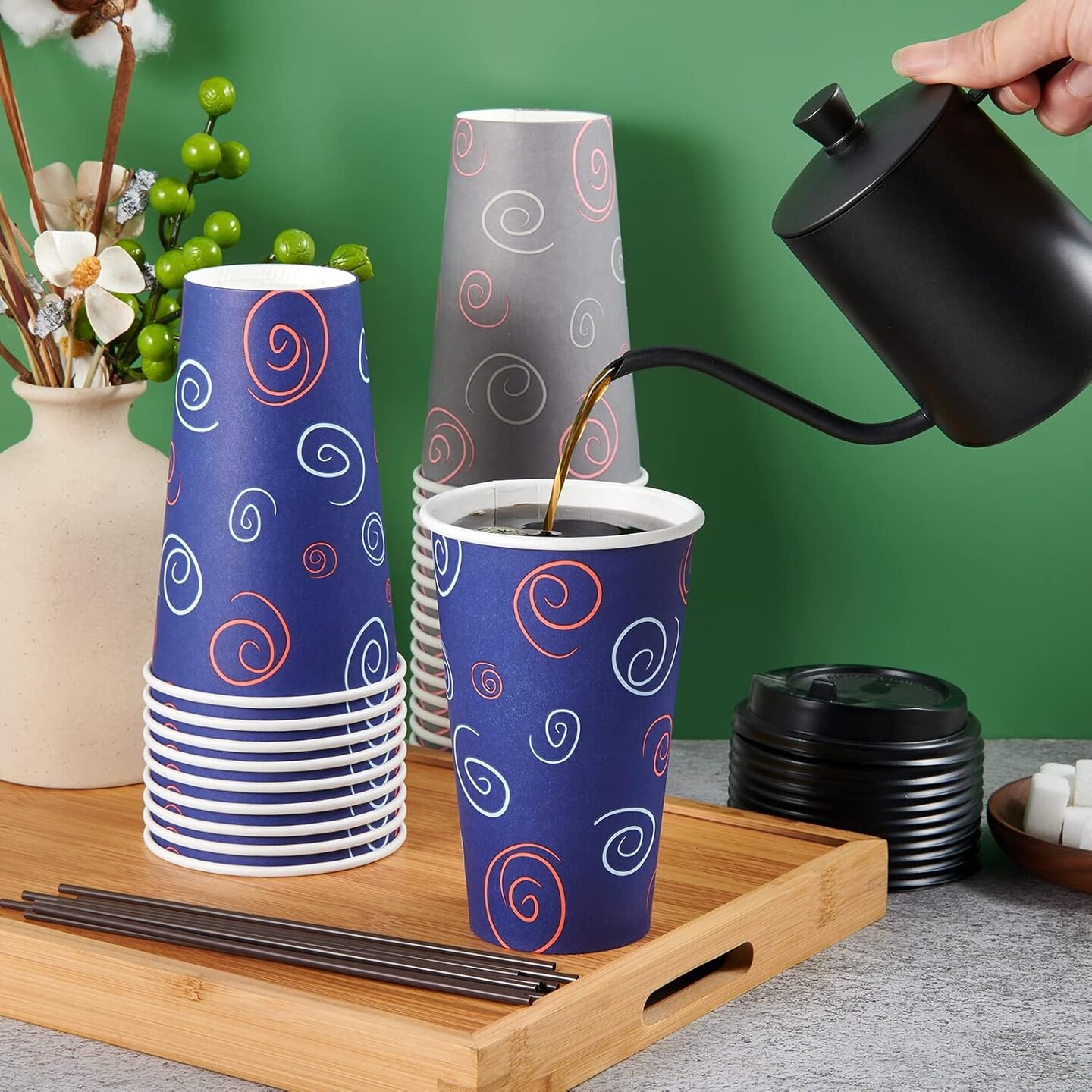 100 Pack 16 oz Paper Cups, Disposable Coffee Cups with Lids and Straws for Drinking Water, Tea, Used for Home, Shops and Cafes