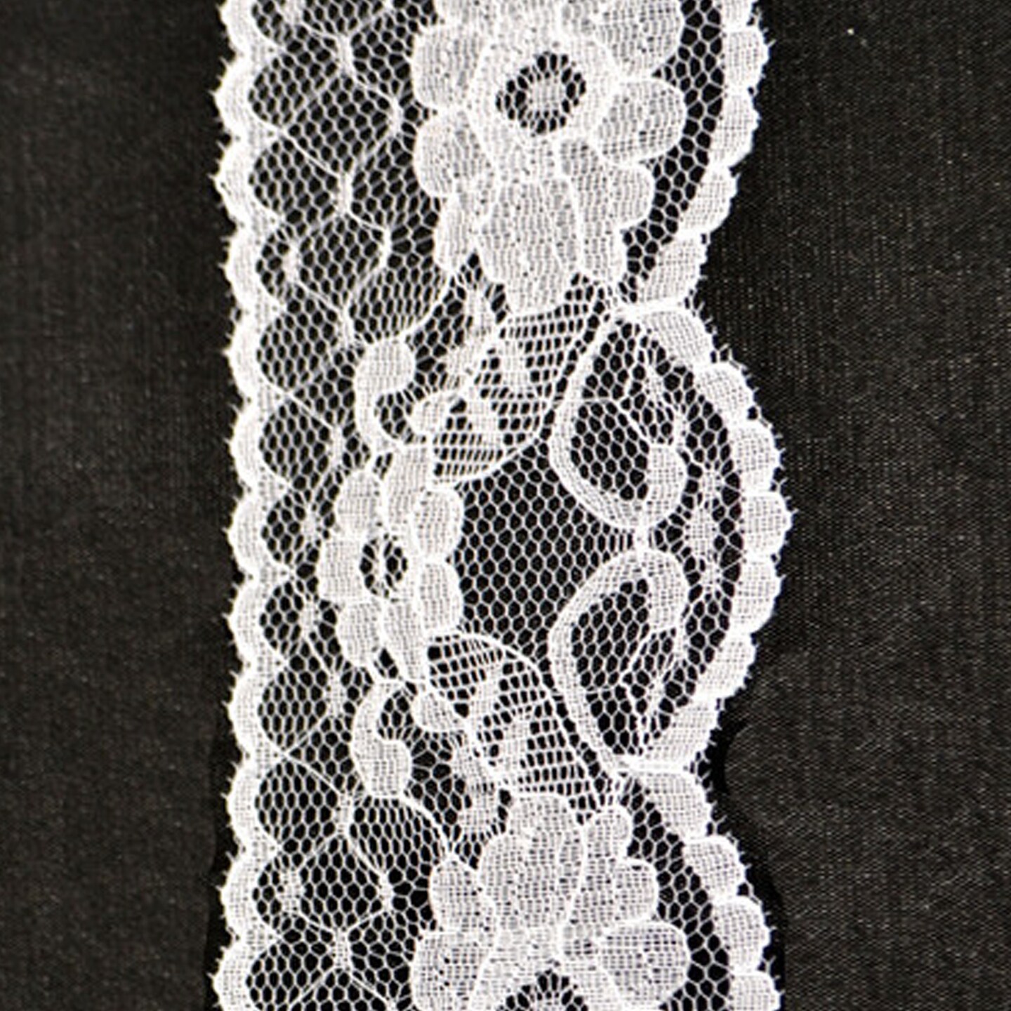 2.5&#x22; x 200 Yards White Flat Lace Trim Roll