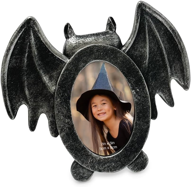 2x3 Bat-Shaped Picture Frame With Ears And Wings Detail