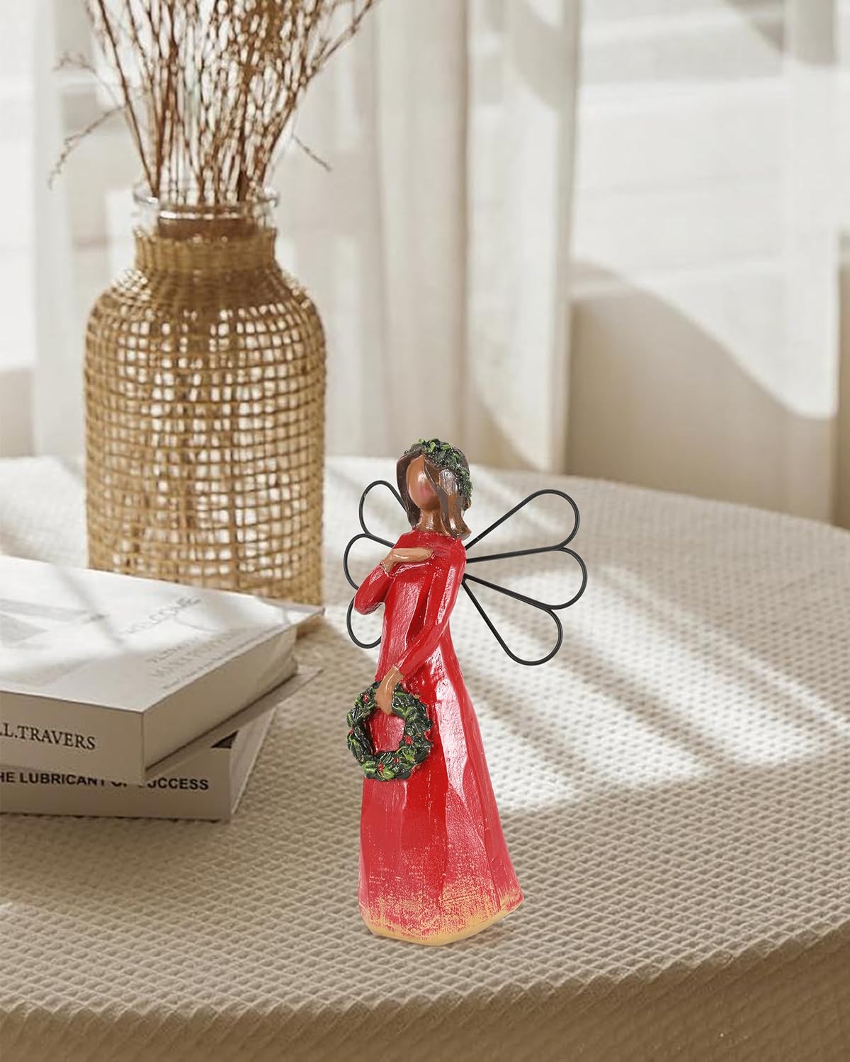 Christmas Angel Figurine, 6.7&#x27;&#x27; Resin Faceless Realistic Hand-Painted Sculpted Wings with Wreath Ornament, Angel Gifts for Women/Girls (Xmas Angel)