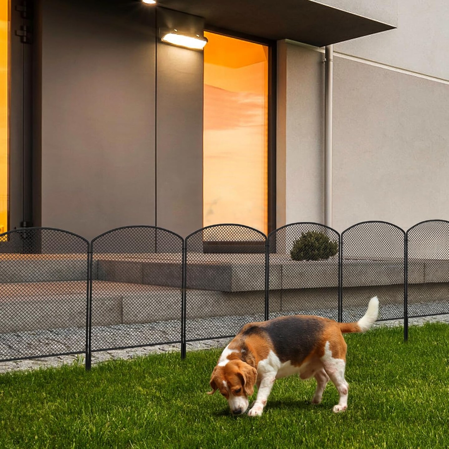 24in/61cm H x 27ft/8.2m L Rustproof Metal Mesh Garden Fence - Decorative Arched Design, Small Animal Barrier for Yard, Patio, Vegetable Gardens (25 Panels, Expandable)