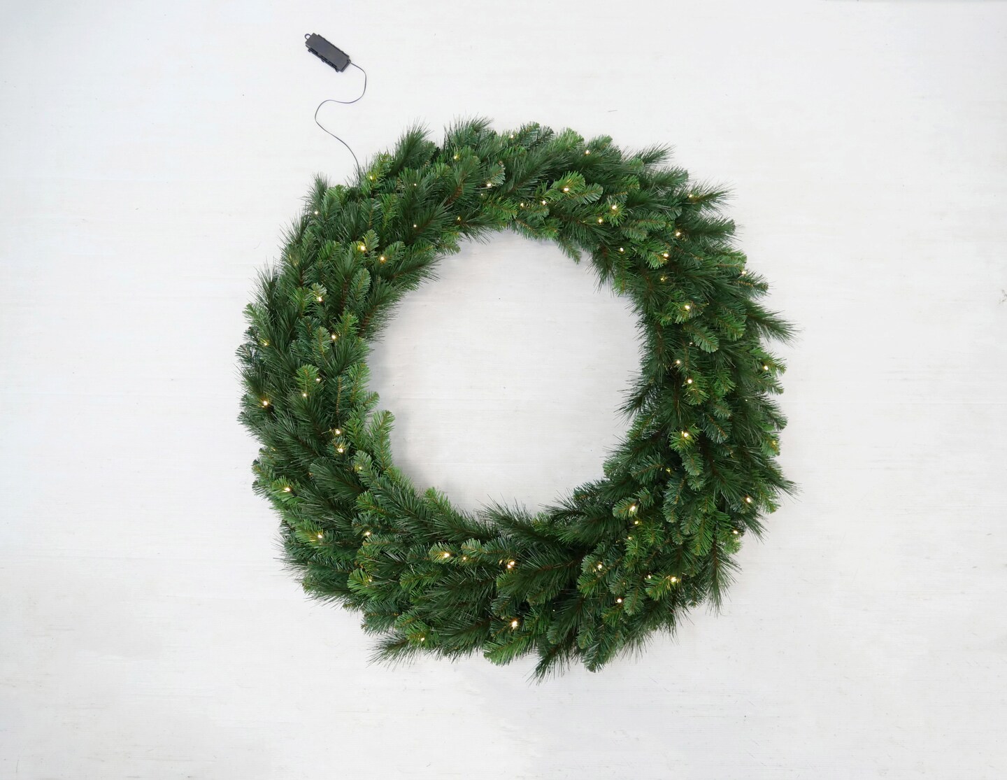 Pre-Lit 48'' Deluxe Evergreen Pine Wreath with 150 LED Battery Timer Light – Large Christmas Front Door, Wall & Holiday Décor