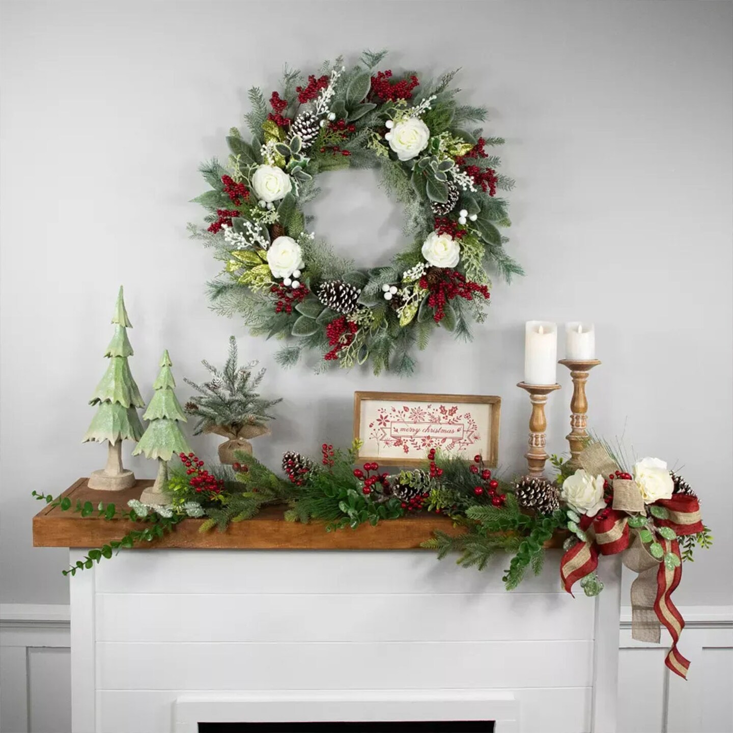 30&#x201D; Mixed Foliage &#x26; Rose Artificial Christmas Wreath