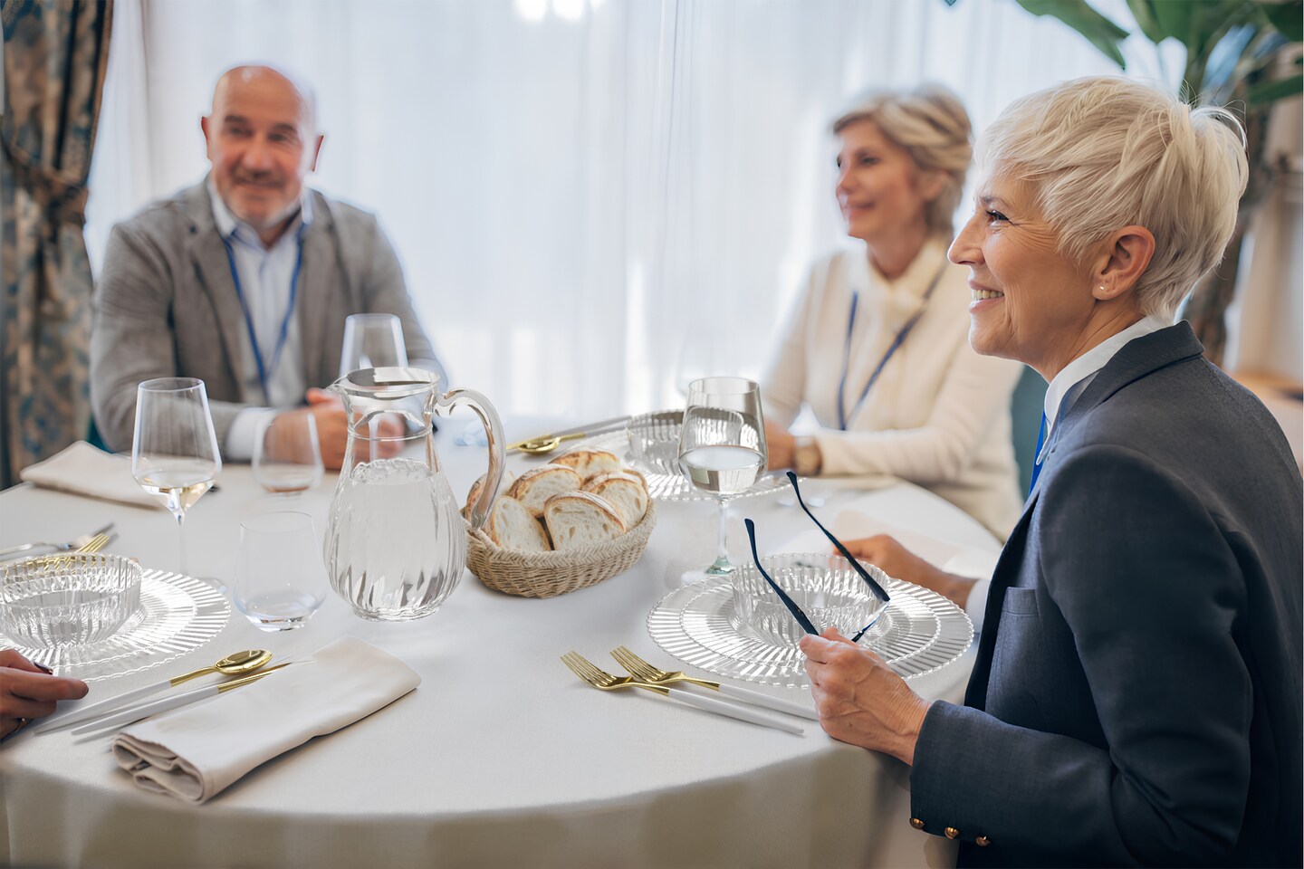 Exquisite Elegant Plastic Disposable Plates Set I 9 Inch & 11 Inch Disposable Plastic Plates | Great for Weddings Parties And Formal Occasions