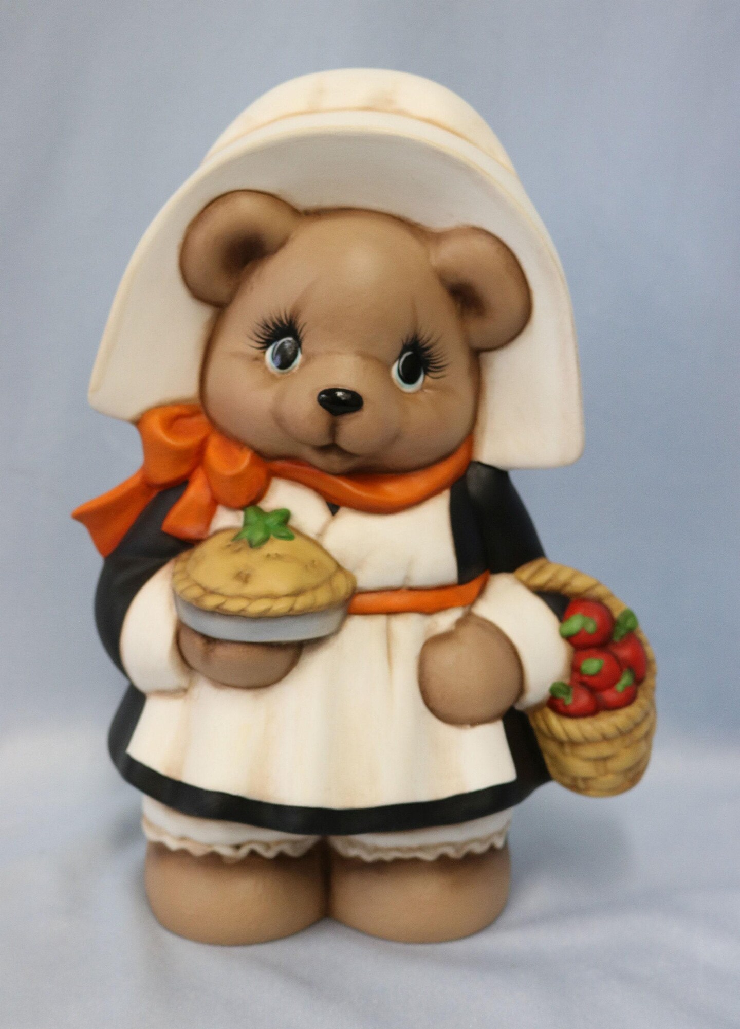 Thanksgiving decor deals ceramic pilgrim bears