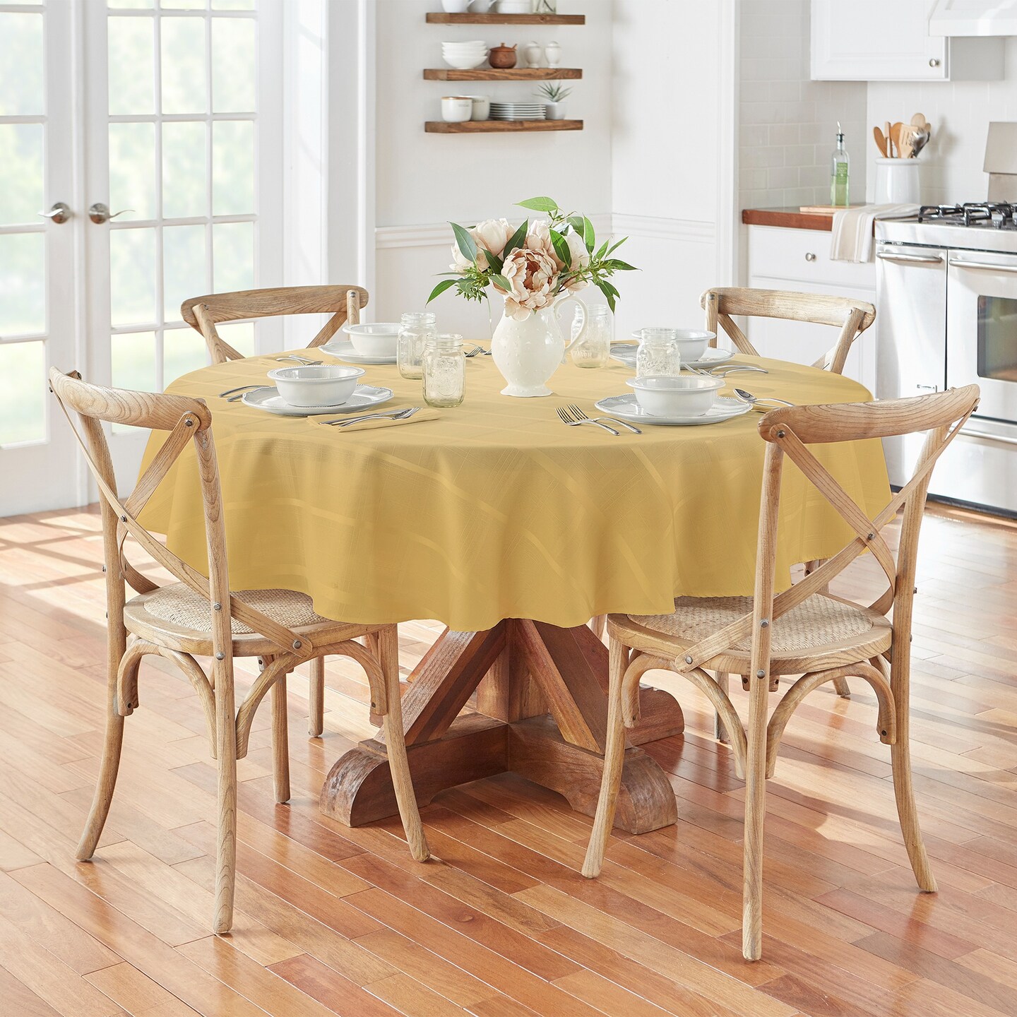 Threadmade Home Elegance Plaid Jacquard Tablecloth, Ribbon Gold - 90"W x 90"L Round