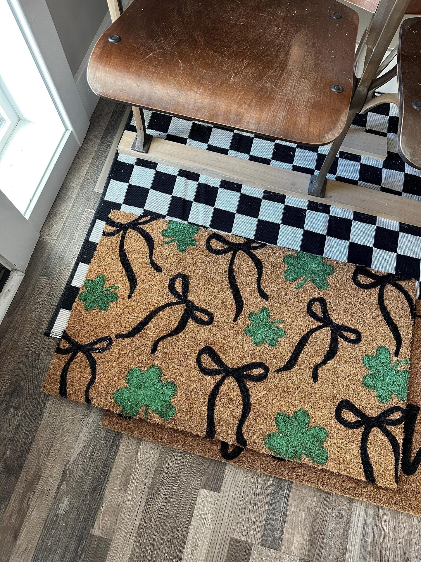 St Patricks Day Rug | 4 leaf clovers and Coquette bows