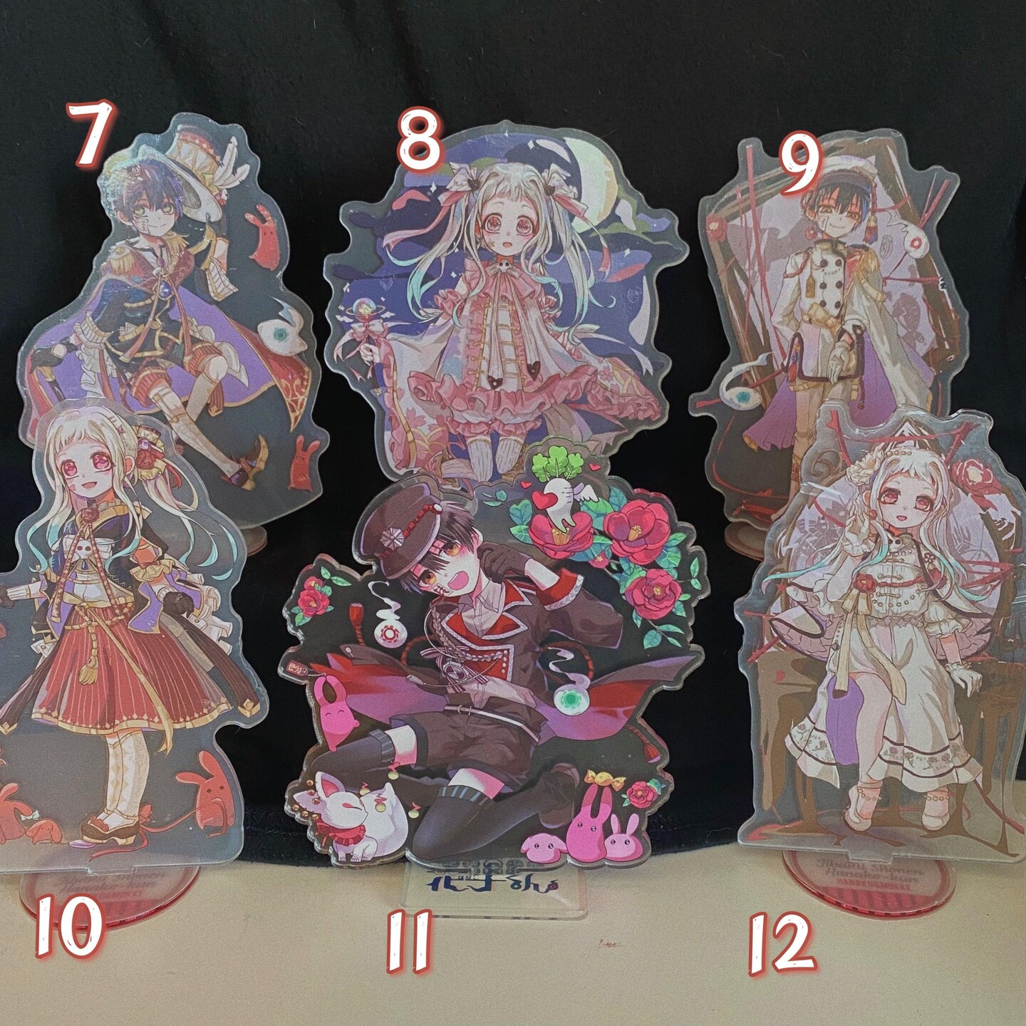 ABYSTYLE Toilet-Bound Hanako-kun Acryl Figur – Ca. 8 Cm Hoch, Inkl. Sockel Und Emblem