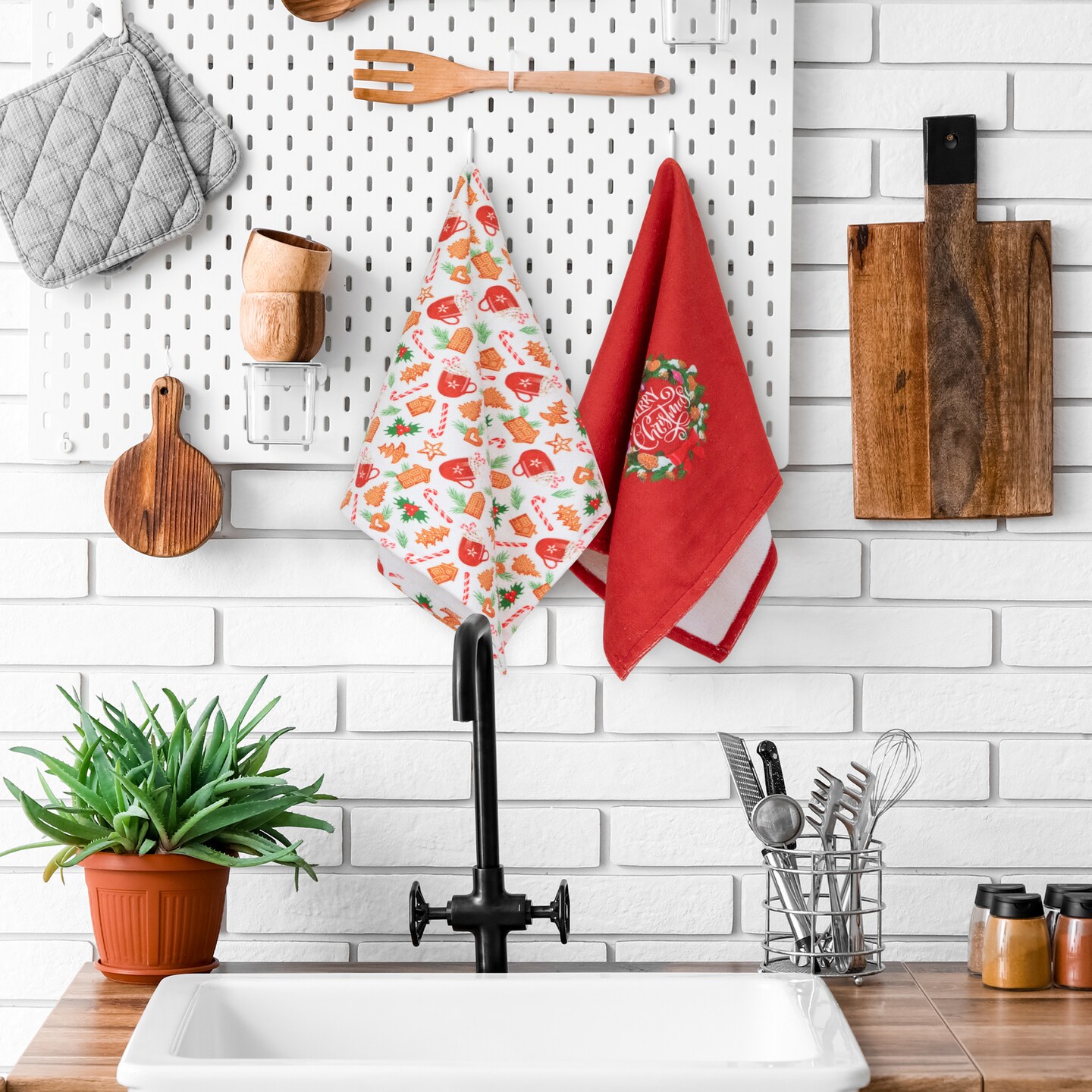 Northlight Merry Christmas Kitchen Tea Towels - 26" - Set of 2