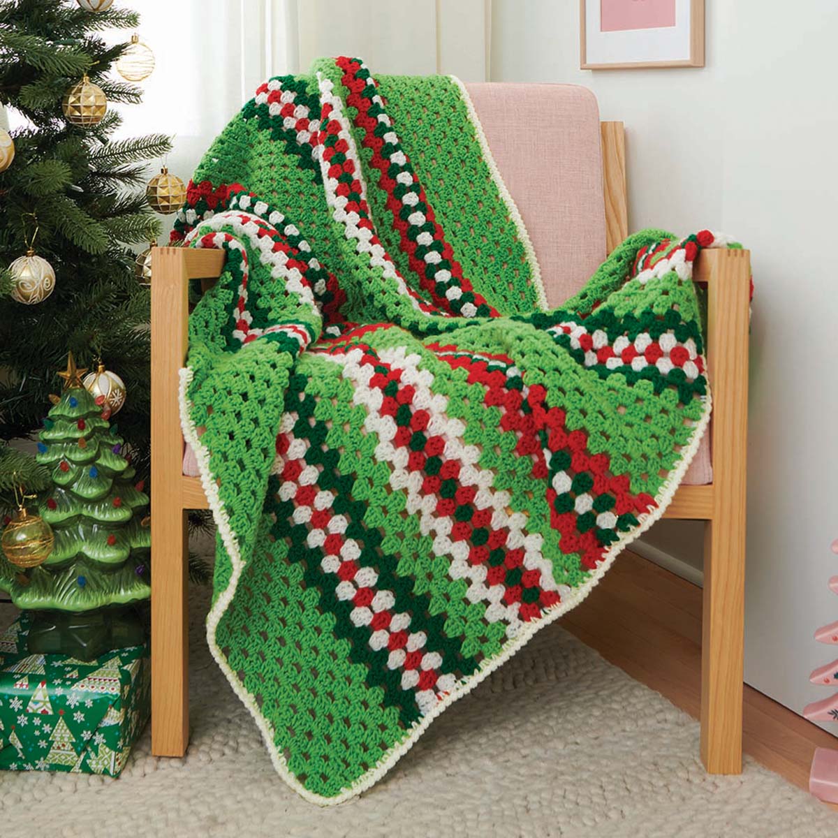 Red Heart  Christmas at Granny&#x27;s Blanket Crochet Kit