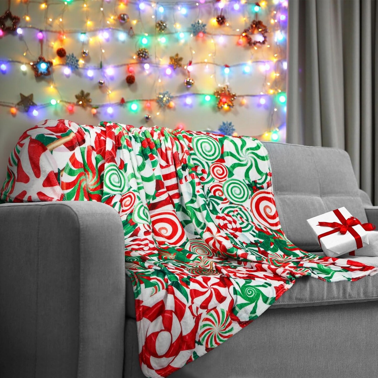 Christmas Candy Blanket Christmas Plaid Ball Blanket Candy Plush Throw Blanket Warm Soft Christmas Party Favors for Bed Sofa Living Room Bedroom Couch Holiday Winter Gifts 50 * 60 Inch