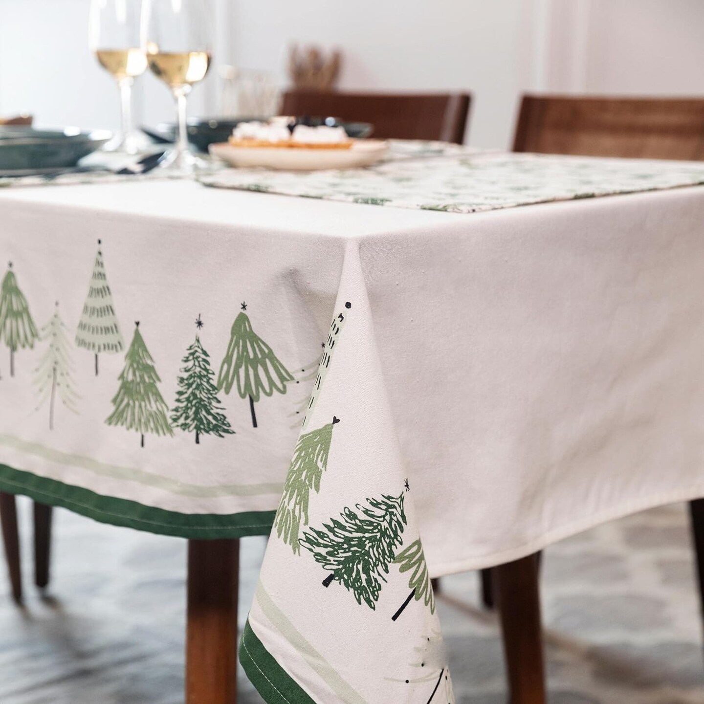 Christmas Tablecloth or Dining Table Cover, 60 x 102 Inches, 100% Cotton Rectangle Christmas Table Cloth or Fabric Table Cloth for Christmas Décorations