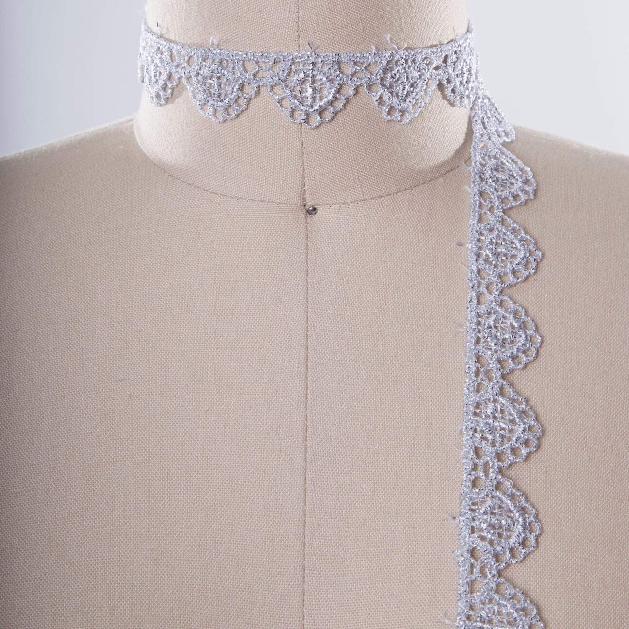 1 Yard 1&#x22; Silver Metallic Scalloped Narrow Lace Trim For Garments Or Crafts