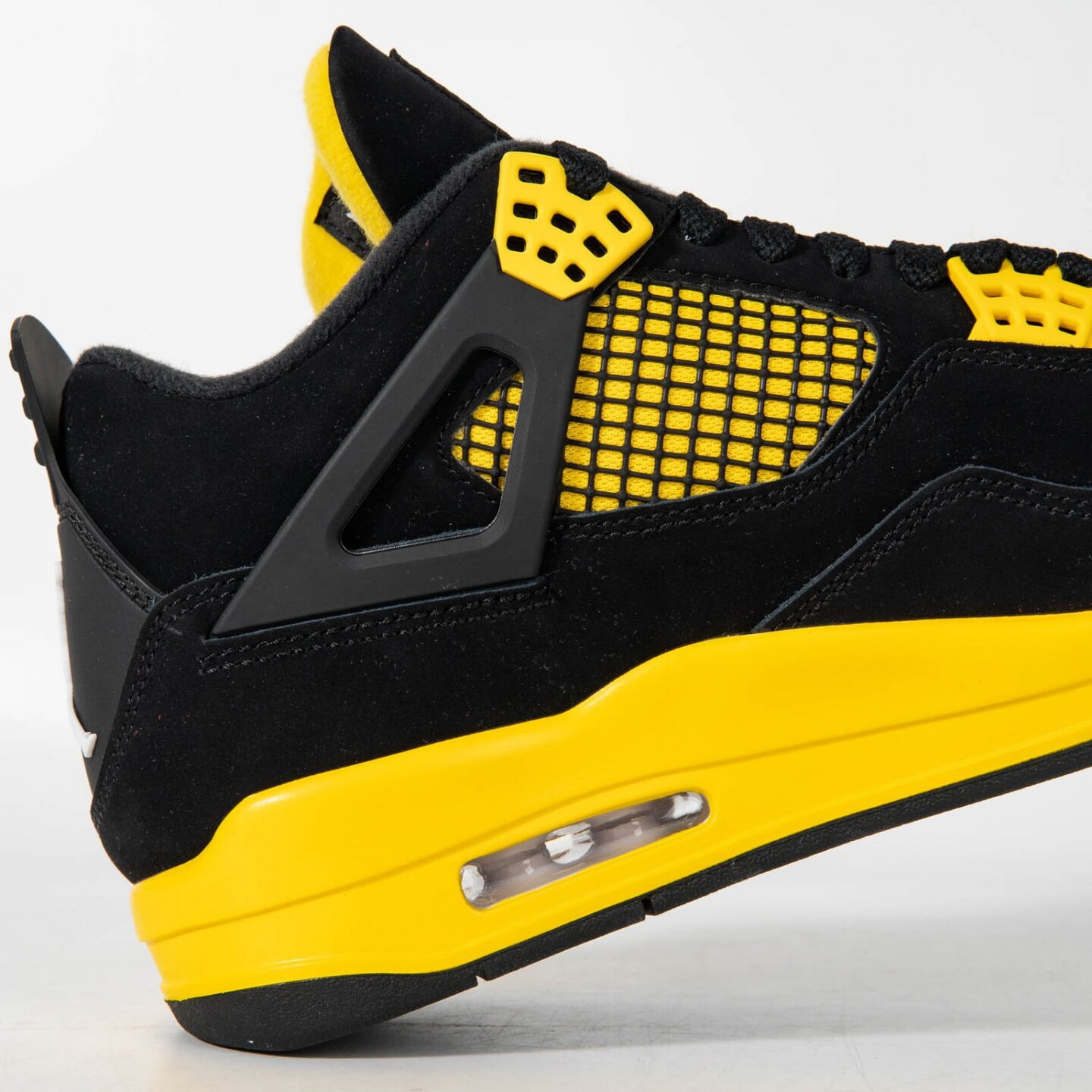 Air Jordan 4 Retro Thunder 2023 | MakerPlace by Michaels