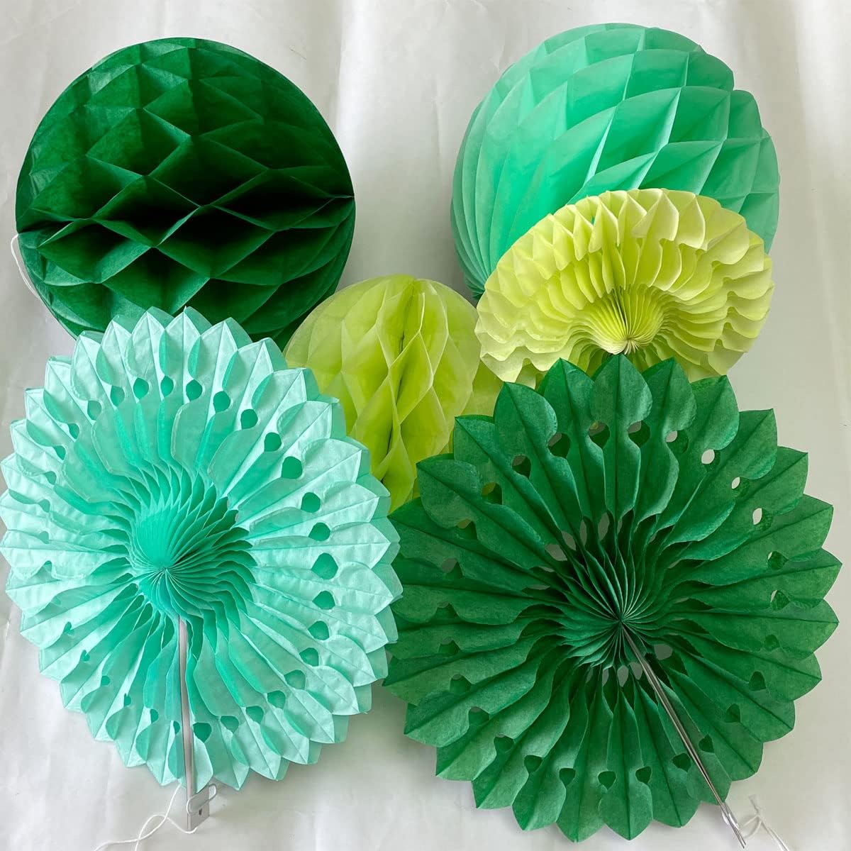 Honeycomb Ball Fans Wall Decorations(Green Kit)7.87 x 4.57 x 1.65 inches