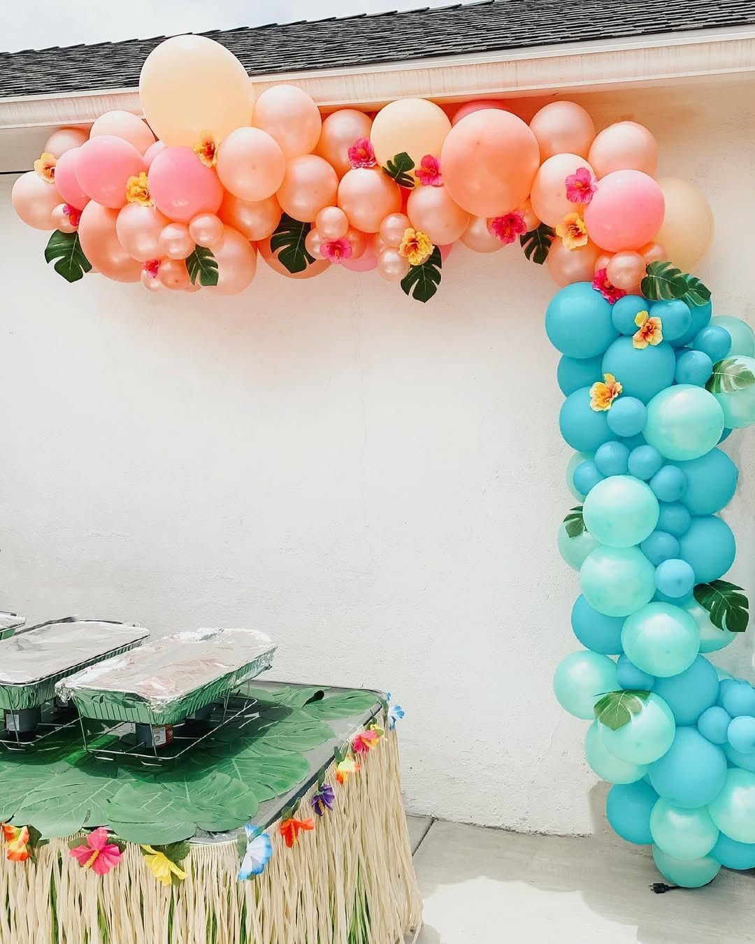 Moana Birthday Decorations (Coral Aqua Blue) 7.5 x 6.1 x 2 inches