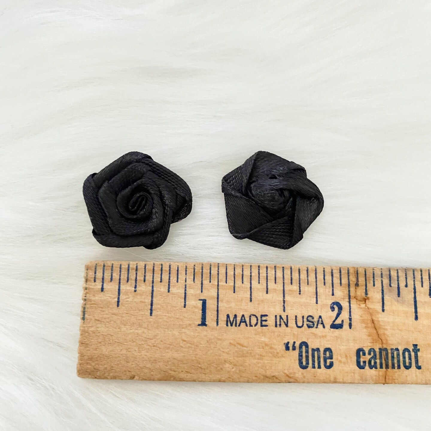 PATIKIL Lot De 100 Mini Roses En Ruban Satiné Avec Feuilles Vertes Pour Loisirs Créatifs, Couture, Mariage, Rose Clair
