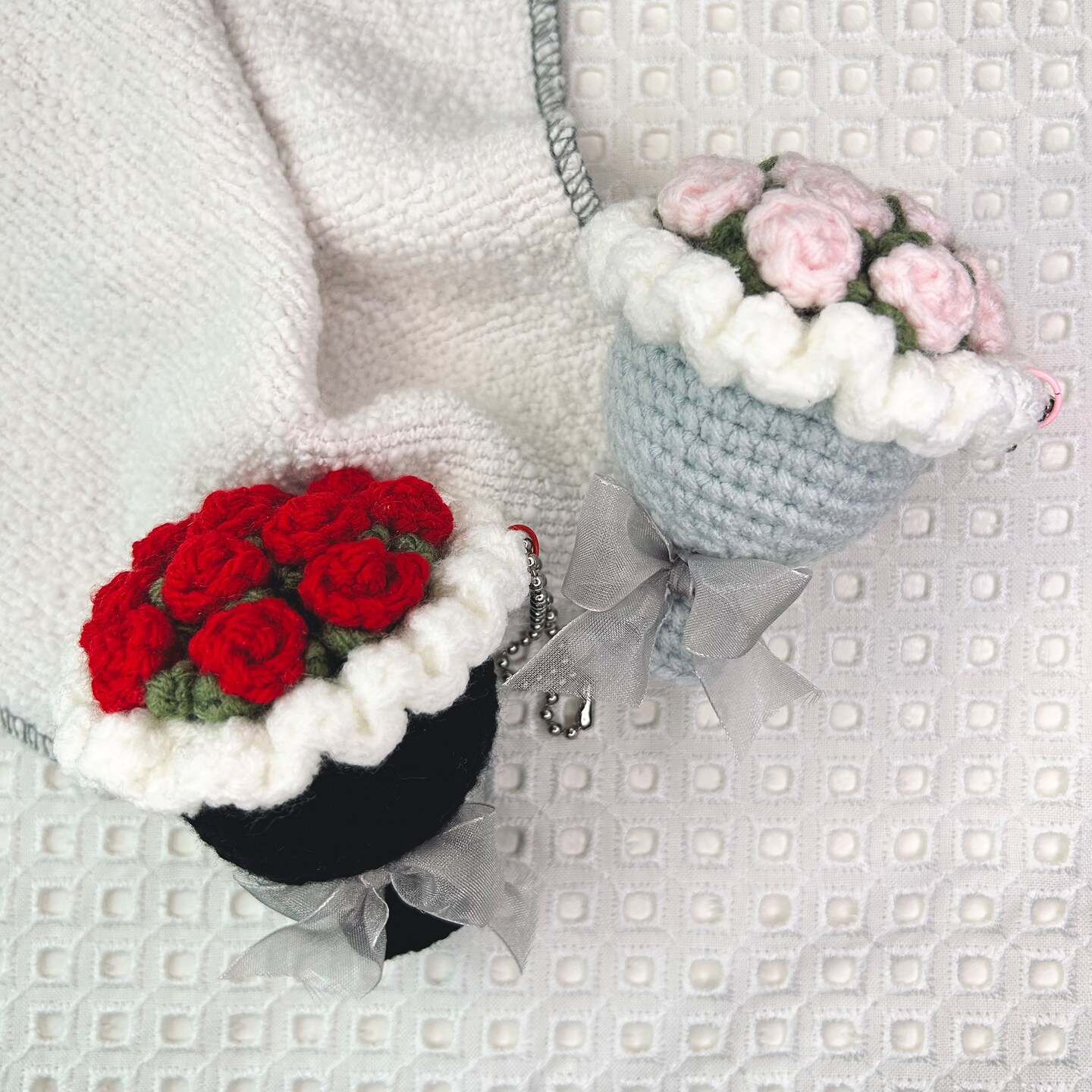 product name is Crochet mini bouquet keychain, Crochet mini bouquet, floewr keychain, Crochet keychain, Crochet Bag Pendant, Cute Gift (with keychain)