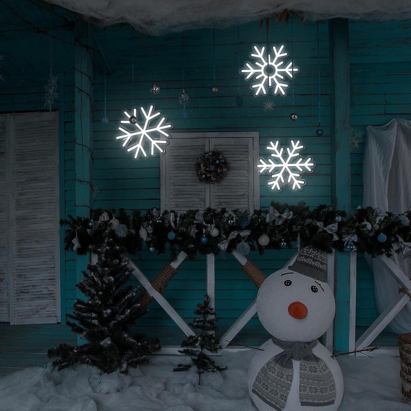 3 Pcs Christmas Neon Sign White Snowflake Neon Sign Christmas Window Decorations Light up Room Sign LED Neon Sign Light USB Wall Bar Living Room Decor for Winter Party Home Bedroom Office Art