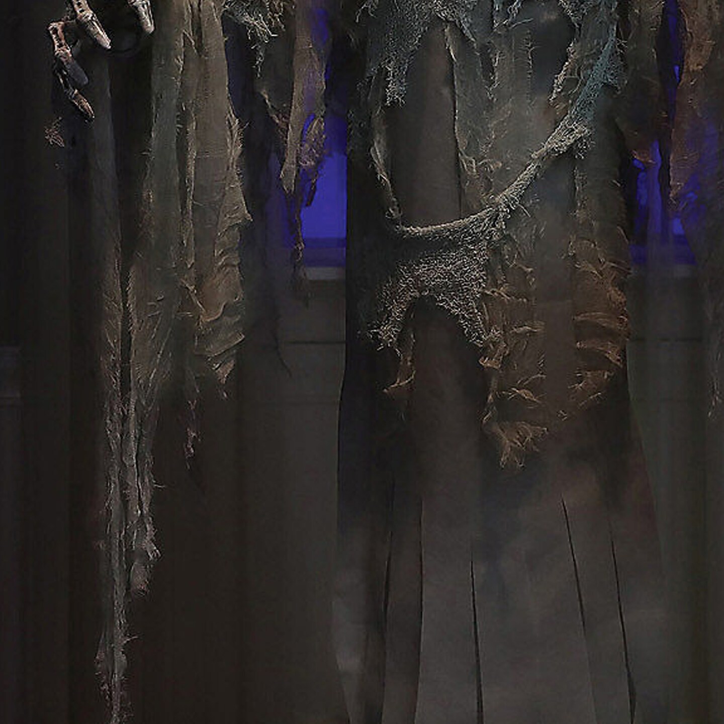 Hanging Ghost Prop with Glowing Eyes 60 Inc