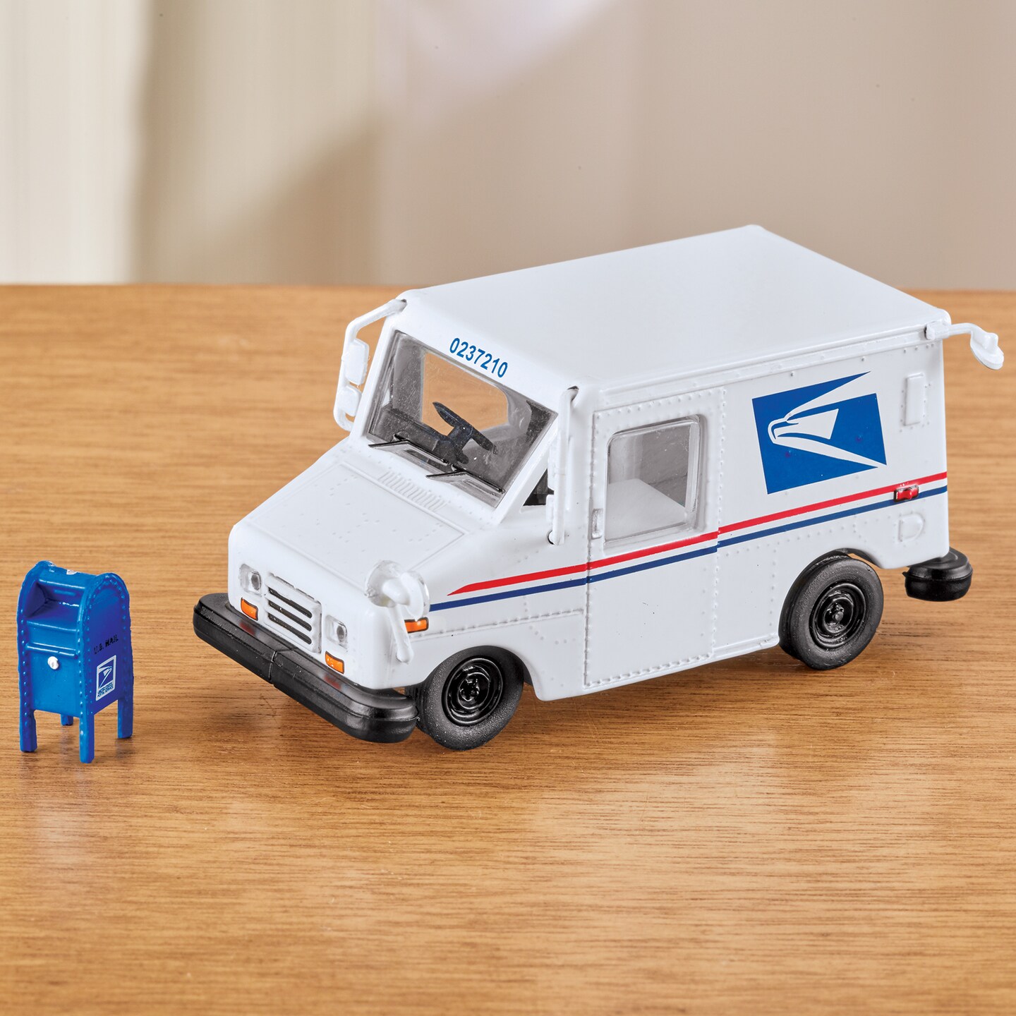 Collections Etc USPS Delivery Truck with Mailbox 1:64 Die-cast