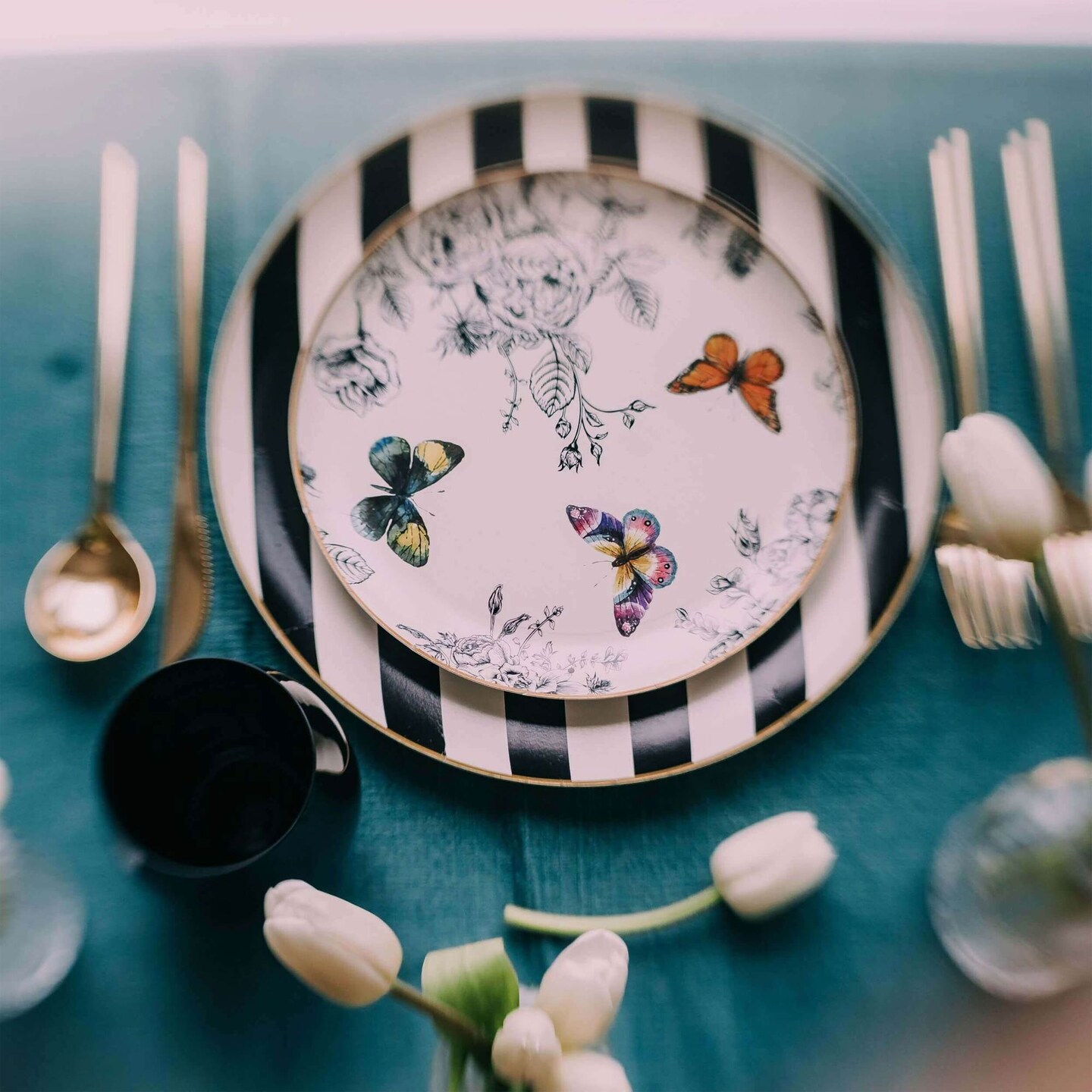 20 Count Elegant 8 Inch Earthtrends Monarch Design Disposable Paper Plates