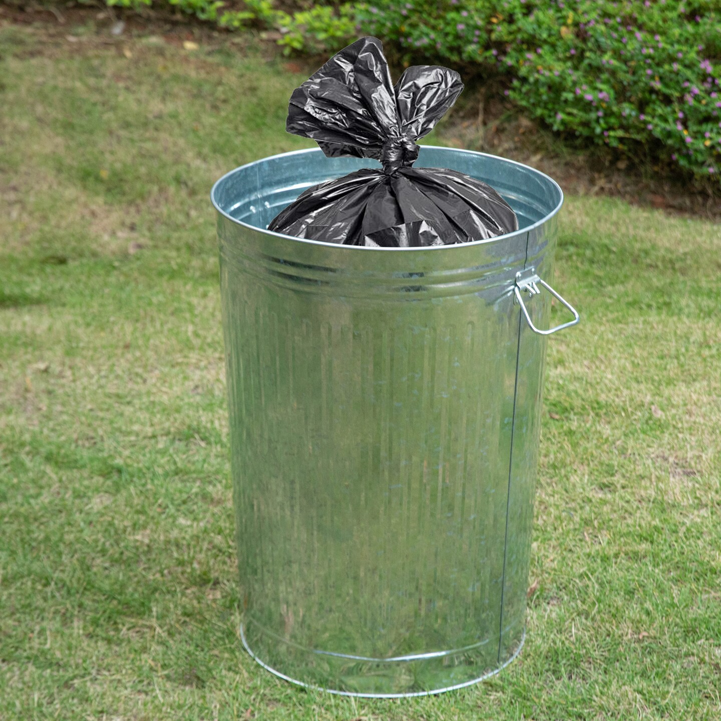 Gardenised Round Galvanized Steel, Trash Can with Lid - Durable Metal Bucket for Backyard, Lawn, Garden and Yard Use - Weather-Resistant Garbage Can for Indoor and Outdoor