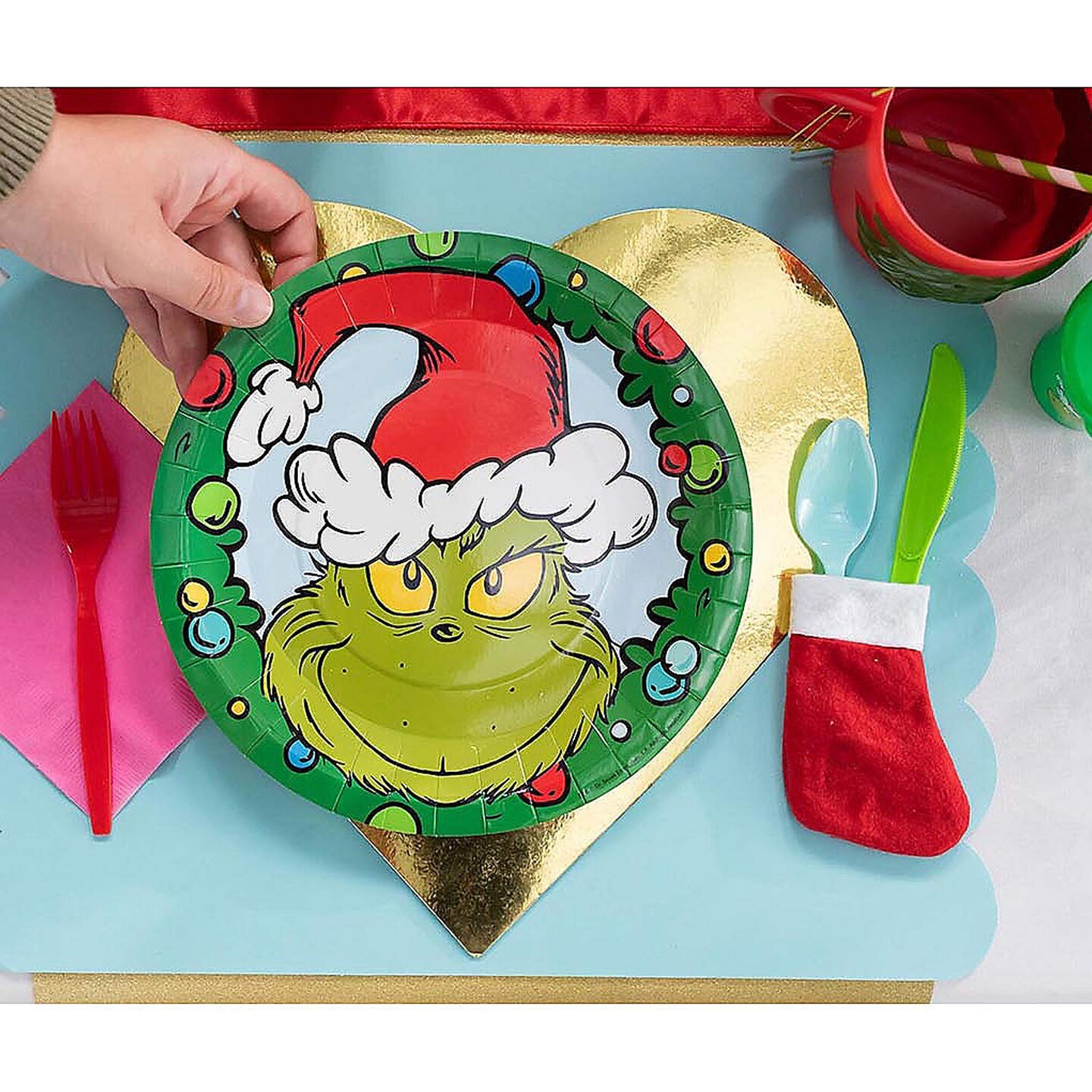 8 Count Grinch Themed Christmas Disposable Dinner Plates 9&#x22;