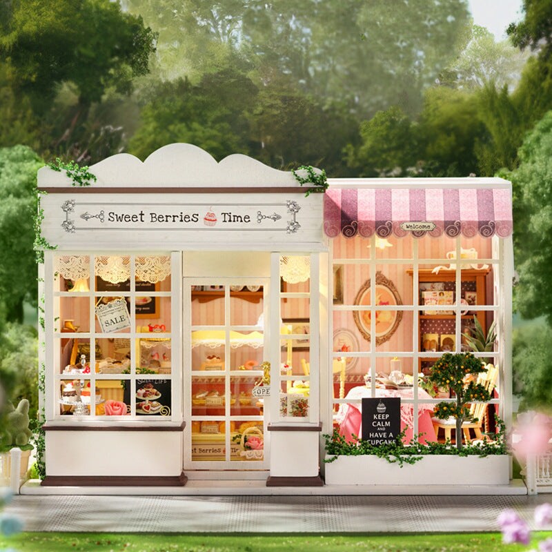 Sweet Berry Time Dollhouse Kit - Miniature Wizardi Roombox Kit F07M51-61-A-041-A